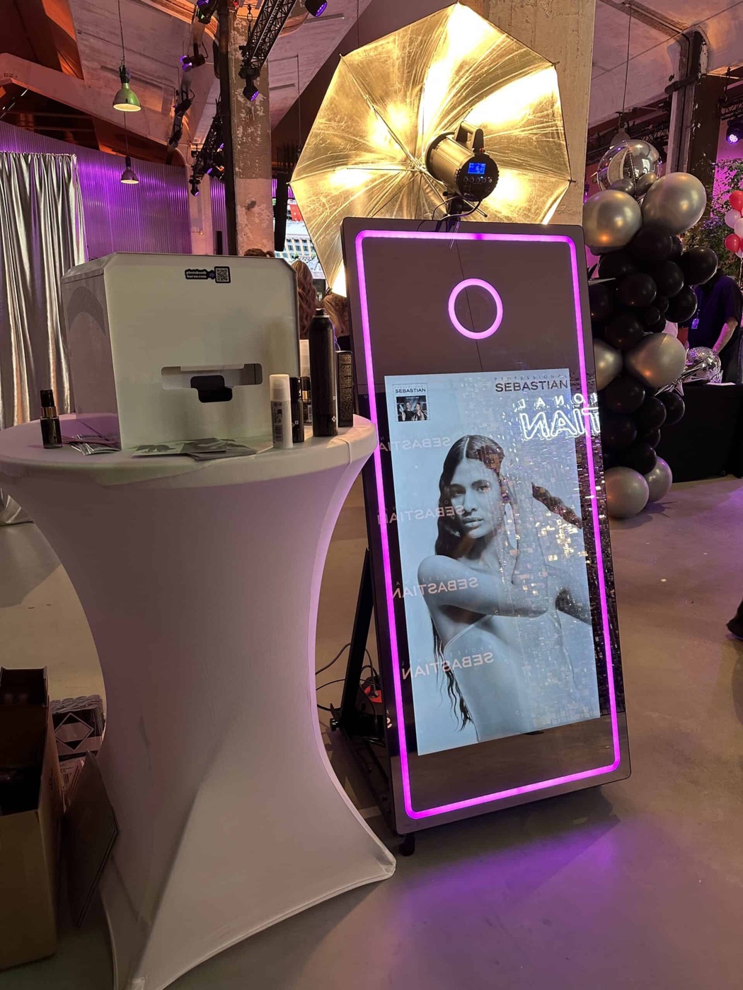 Mirror booth met spiegeldesign
